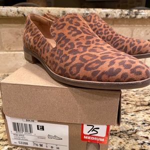 Women’s Clarks Leopard print leather shoes